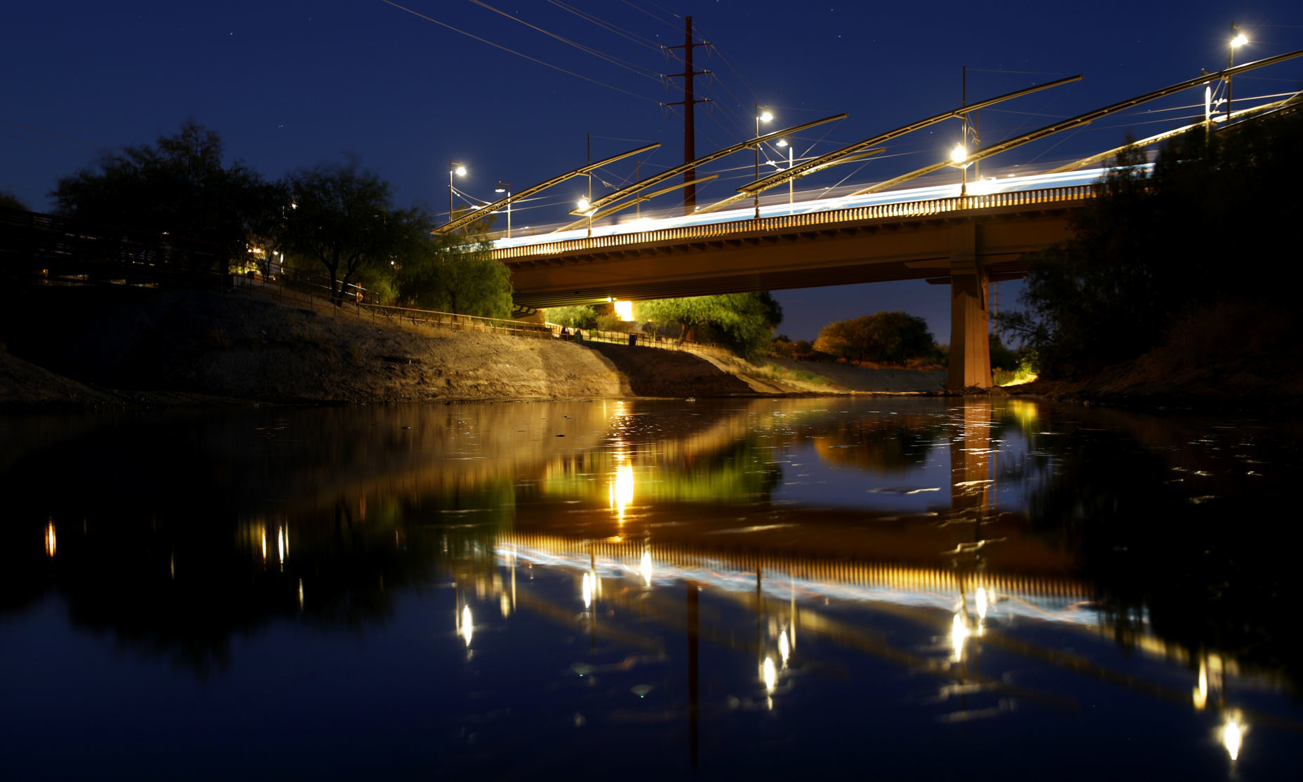Santa Cruz River